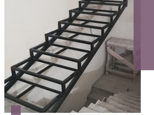 Демонтаж лестниц на металлокаркасе в Великих Луке: быстрый вывоз и разбор