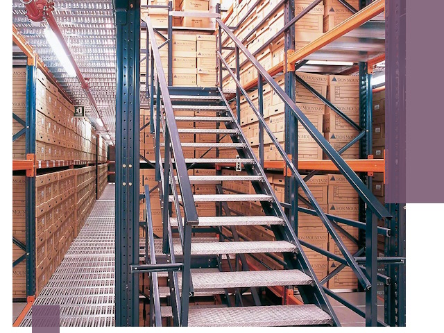 Лестницы складские прочные и безопасные под ключ в Великих Луке