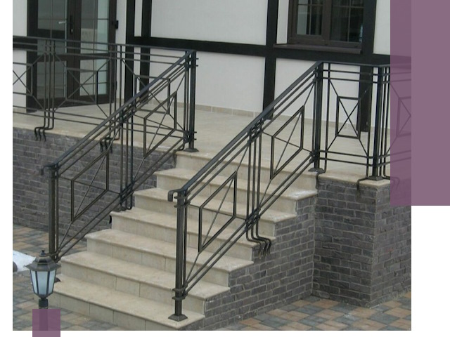 Перила для крыльца в Великих Луке — монтаж, изготовление и установка