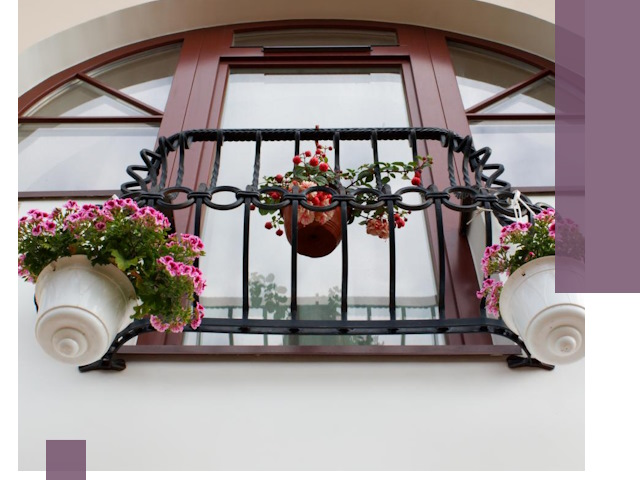 Изготовление и монтаж французских балконов в Великих Луке