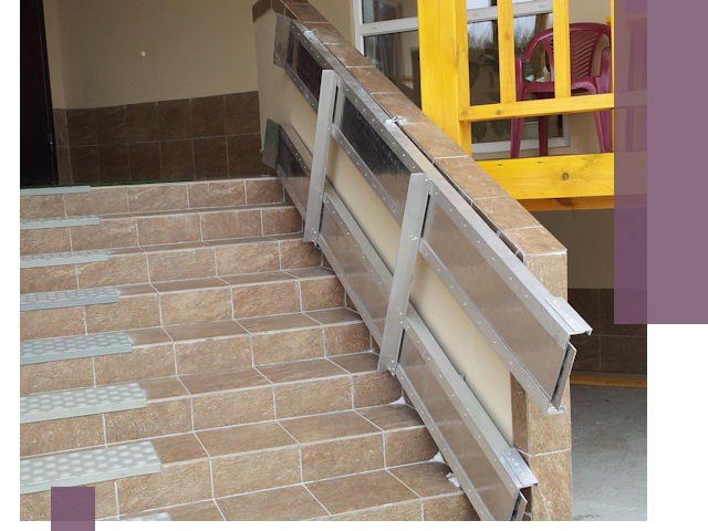 Откидные пандусы под ключ в Великих Луке — монтаж и демонтаж