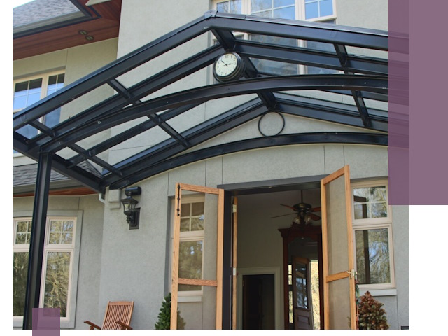 Изготовление и монтаж навесов и козырьков в Великих Луке