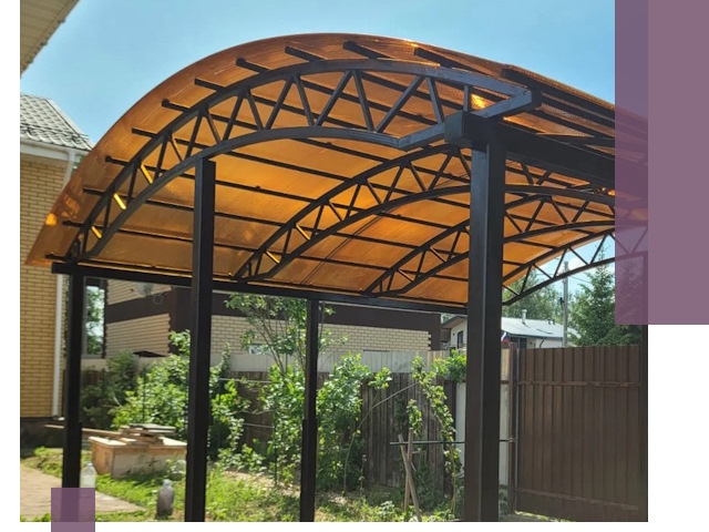 Изготовление навесов под ключ в Великих Луке из качественных материалов