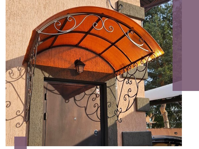 Демонтаж козырьков в Великих Луке быстро и безопасно