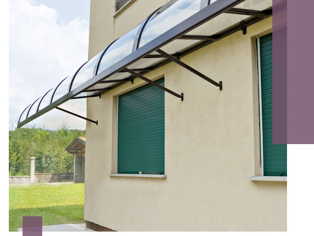 Козырьки над окнами в Великих Луке — изготовление и монтаж по выгоде