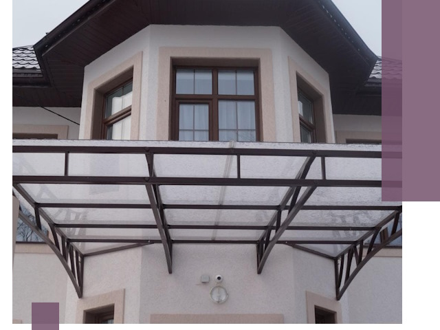 Козырьки из поликарбоната под ключ в Великих Луке