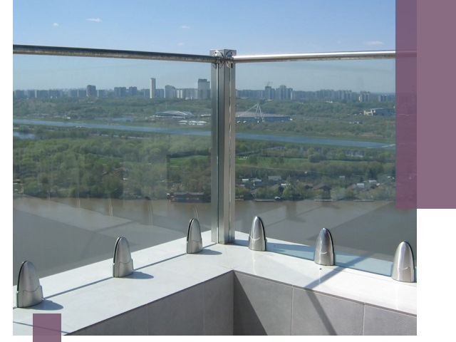 Стеклянные парапеты премиум класса в Великих Луке для домов и бизнесов